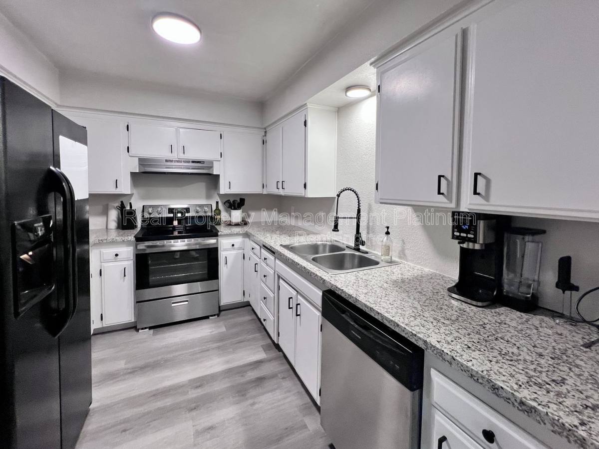 House for rent at 4244 N Brix Ave, Fresno, CA 93722