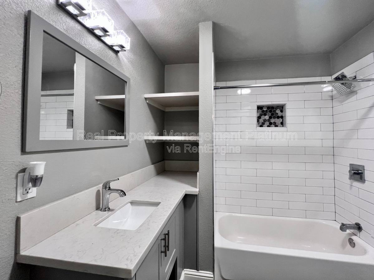 House for rent at 645 W Andrews Ave, Fresno, CA 93705