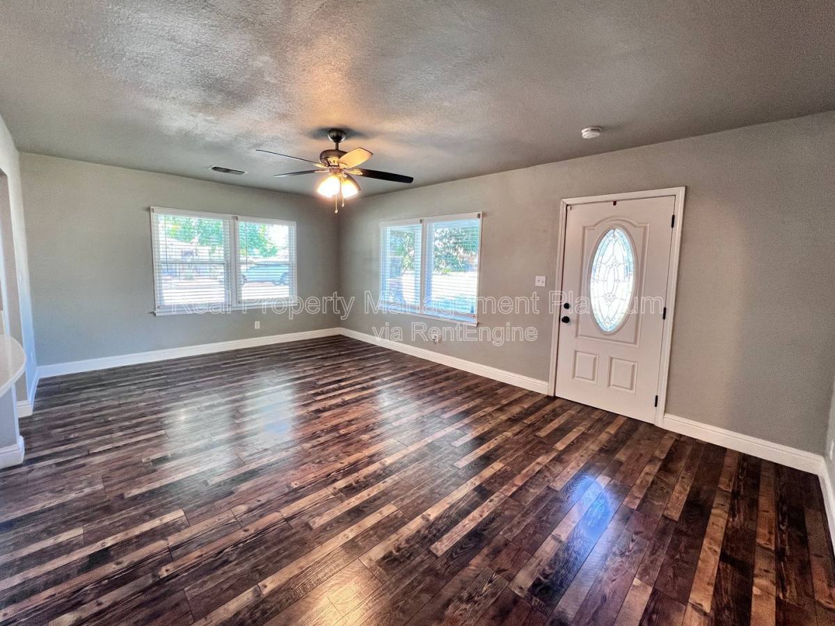 House for rent at 645 W Andrews Ave, Fresno, CA 93705