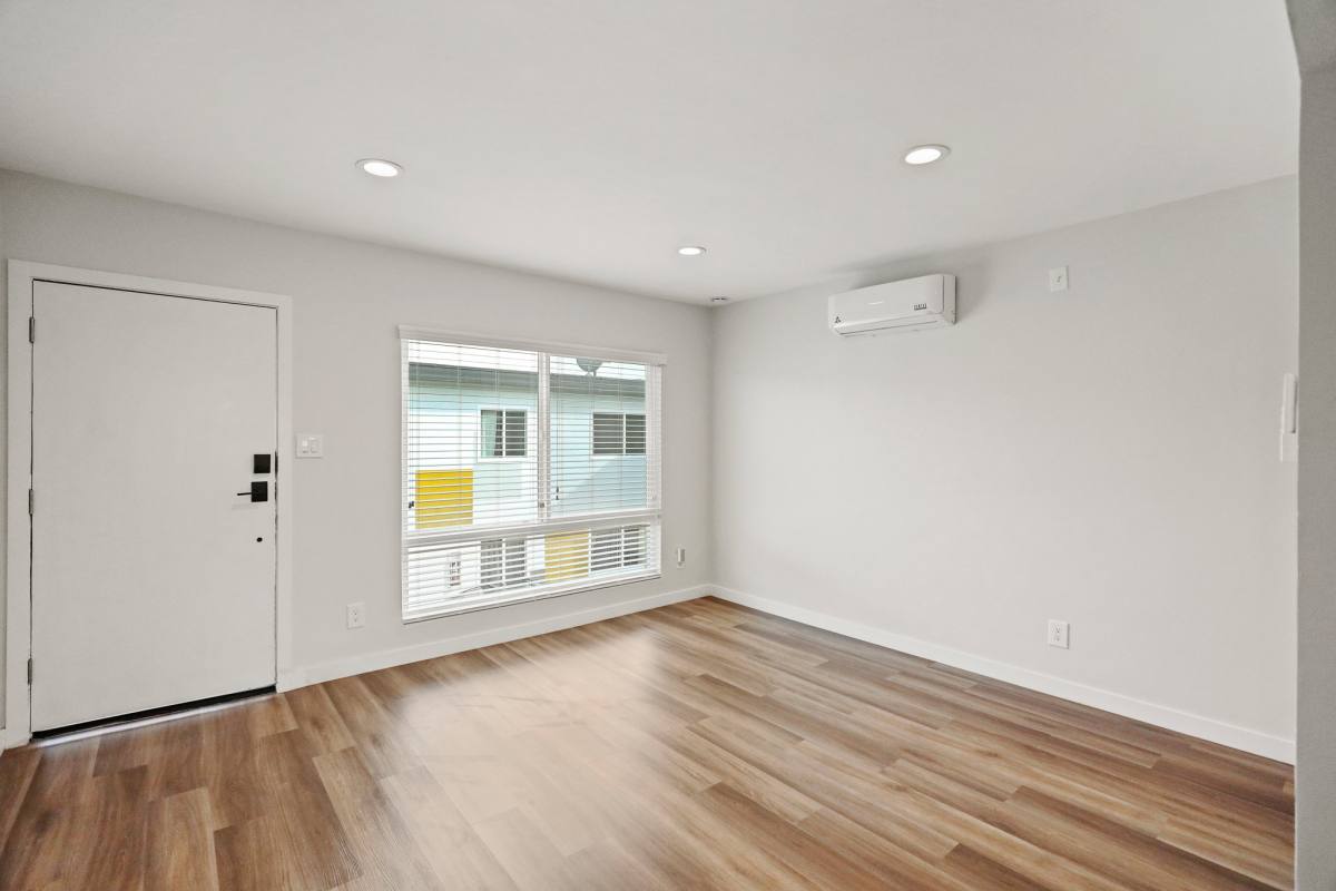 Apartment for rent at 1358 W 36th St #4, Los Angeles, CA 90007