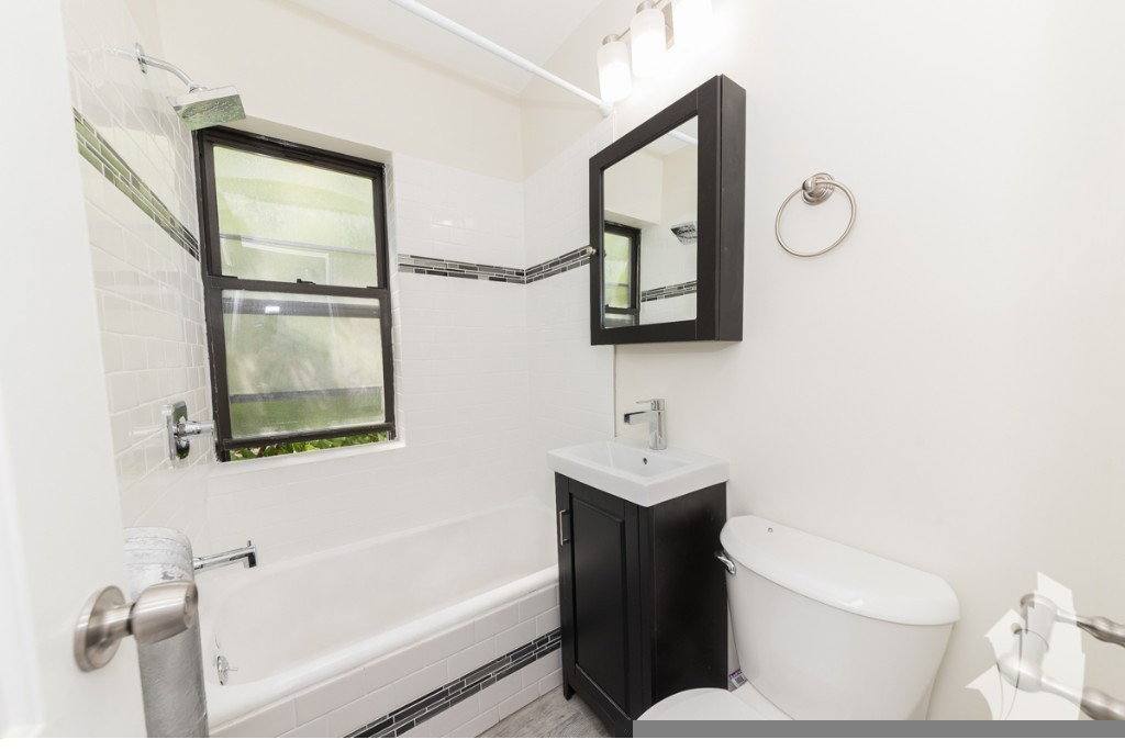 Apartment for rent at 2129 N Dayton St #206, Chicago, IL 60614