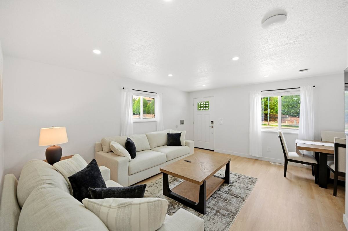 Apartment for rent at 414 Dayton St, Aurora, CO 80010