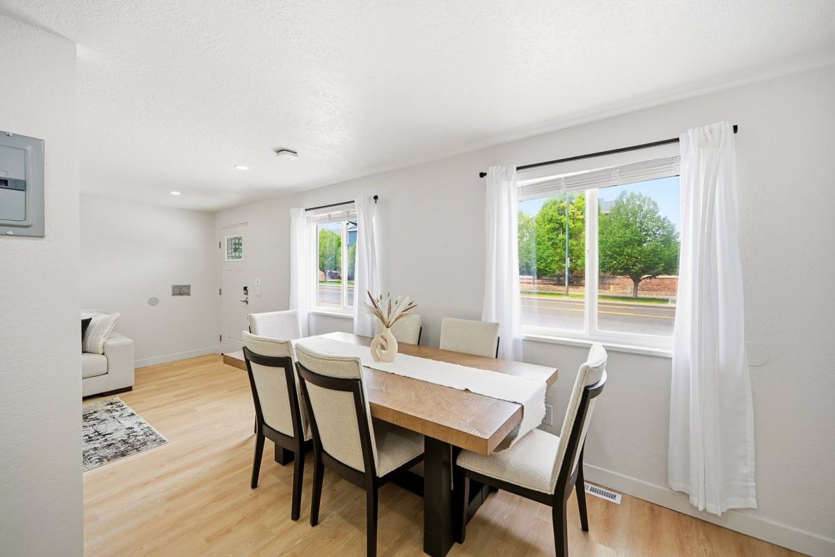 Apartment for rent at 414 Dayton St, Aurora, CO 80010
