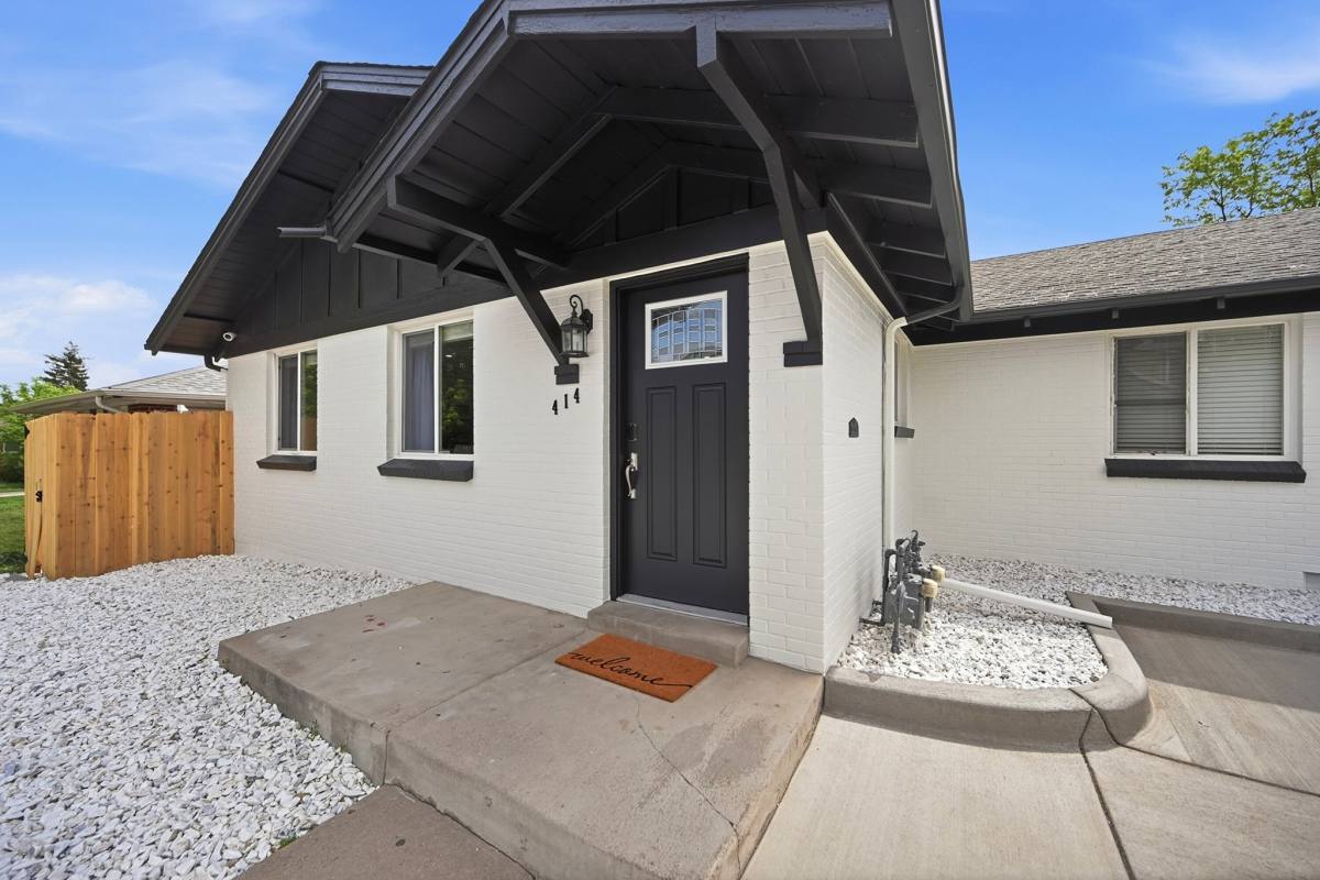 Apartment for rent at 414 Dayton St, Aurora, CO 80010