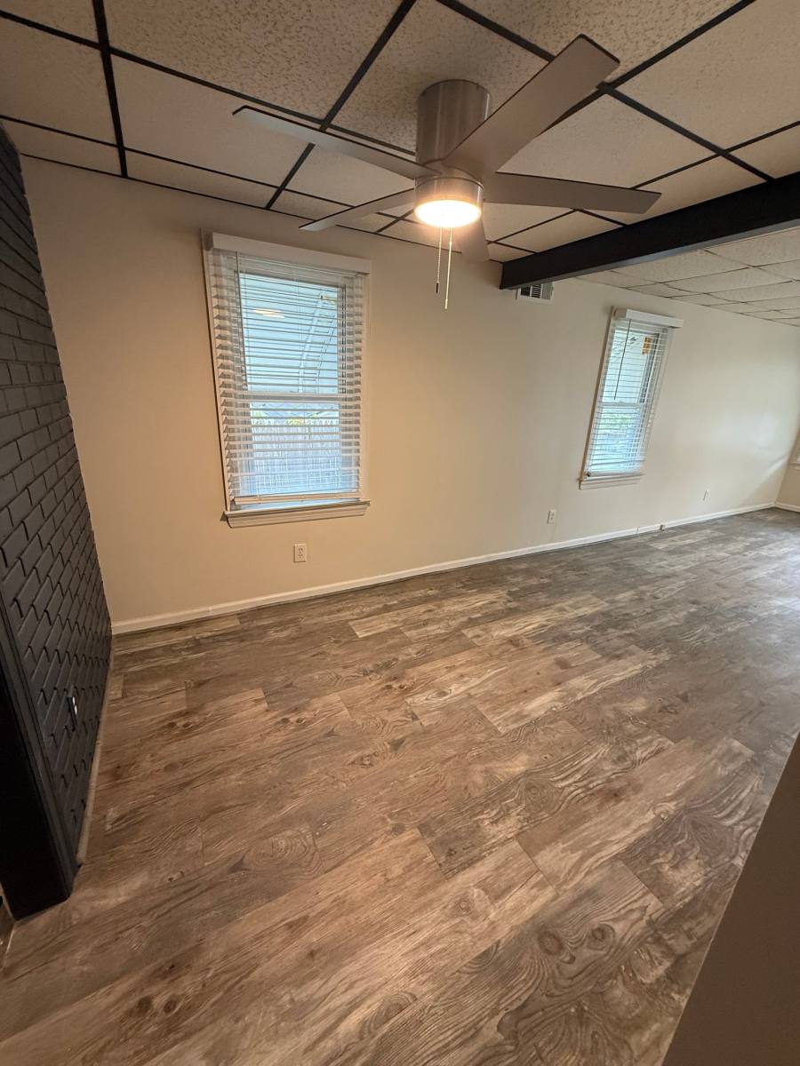House for rent at 1 Centre Ave, Mantua, NJ 08051