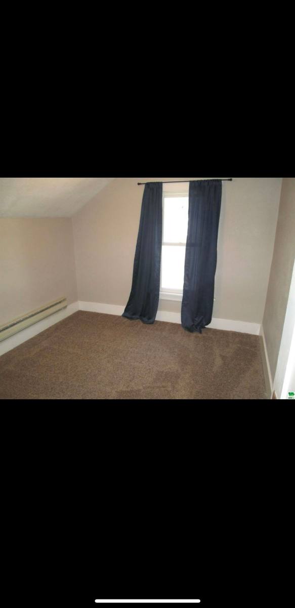 House for rent at 813 7th Ave, Sheldon, IA 51201