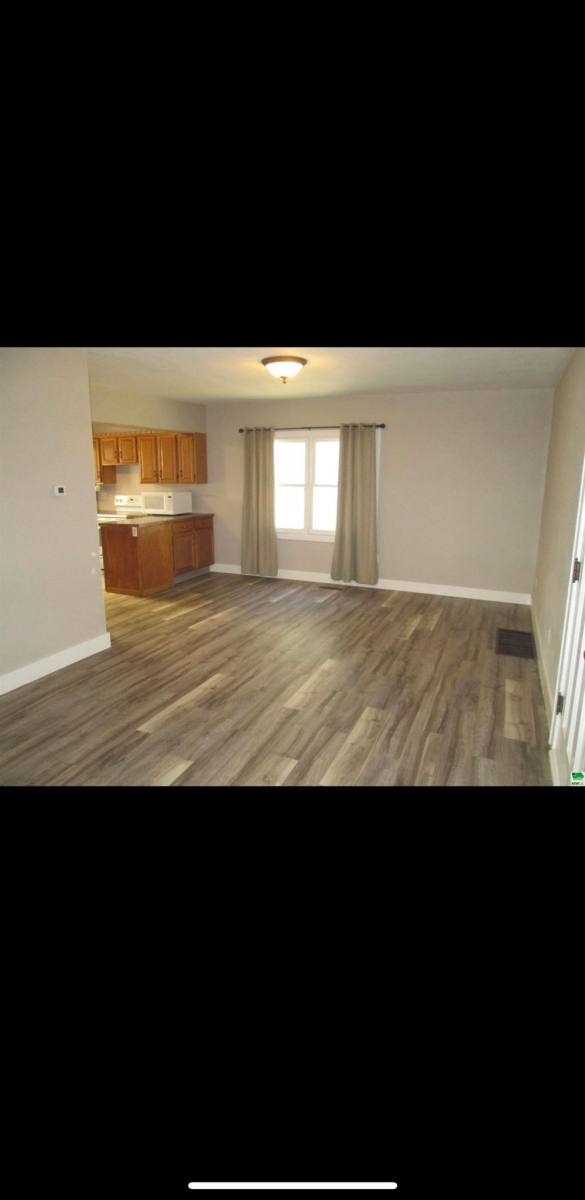 House for rent at 813 7th Ave, Sheldon, IA 51201
