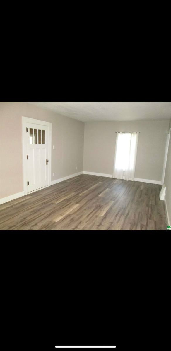 House for rent at 813 7th Ave, Sheldon, IA 51201