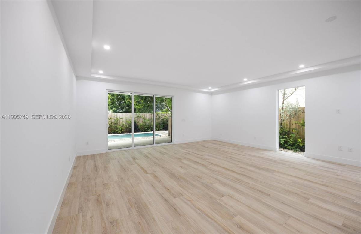 Townhouse for rent at 3162 Plaza St #TH, Miami, FL 33133