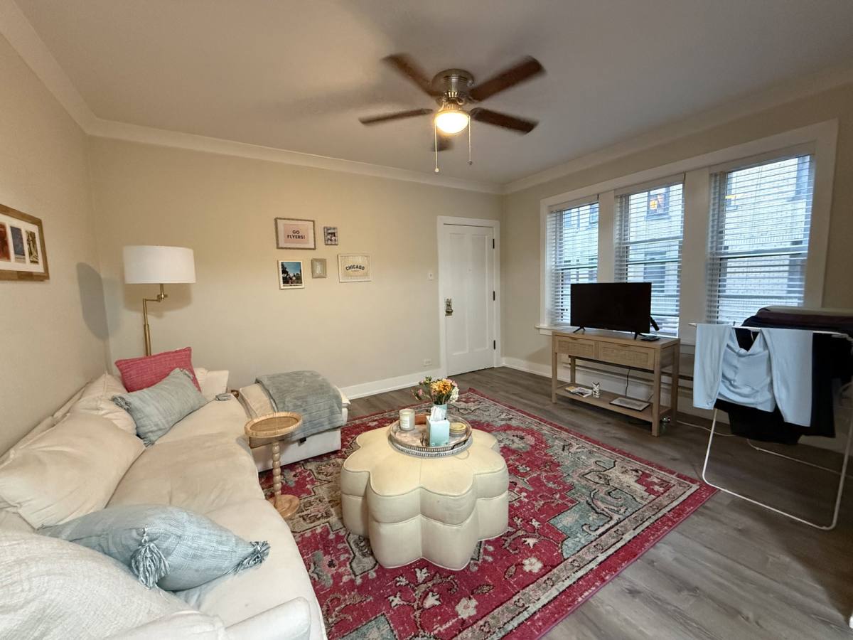 Apartment for rent at 3815 N Greenview Ave #3817-5 -1e, Chicago, IL 60613