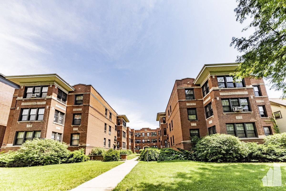 Apartment for rent at 3927 N Keeler Ave #2, Chicago, IL 60641