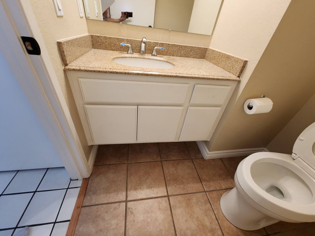 Townhouse for rent at 630 W Palm Ave, Orange, CA 92868