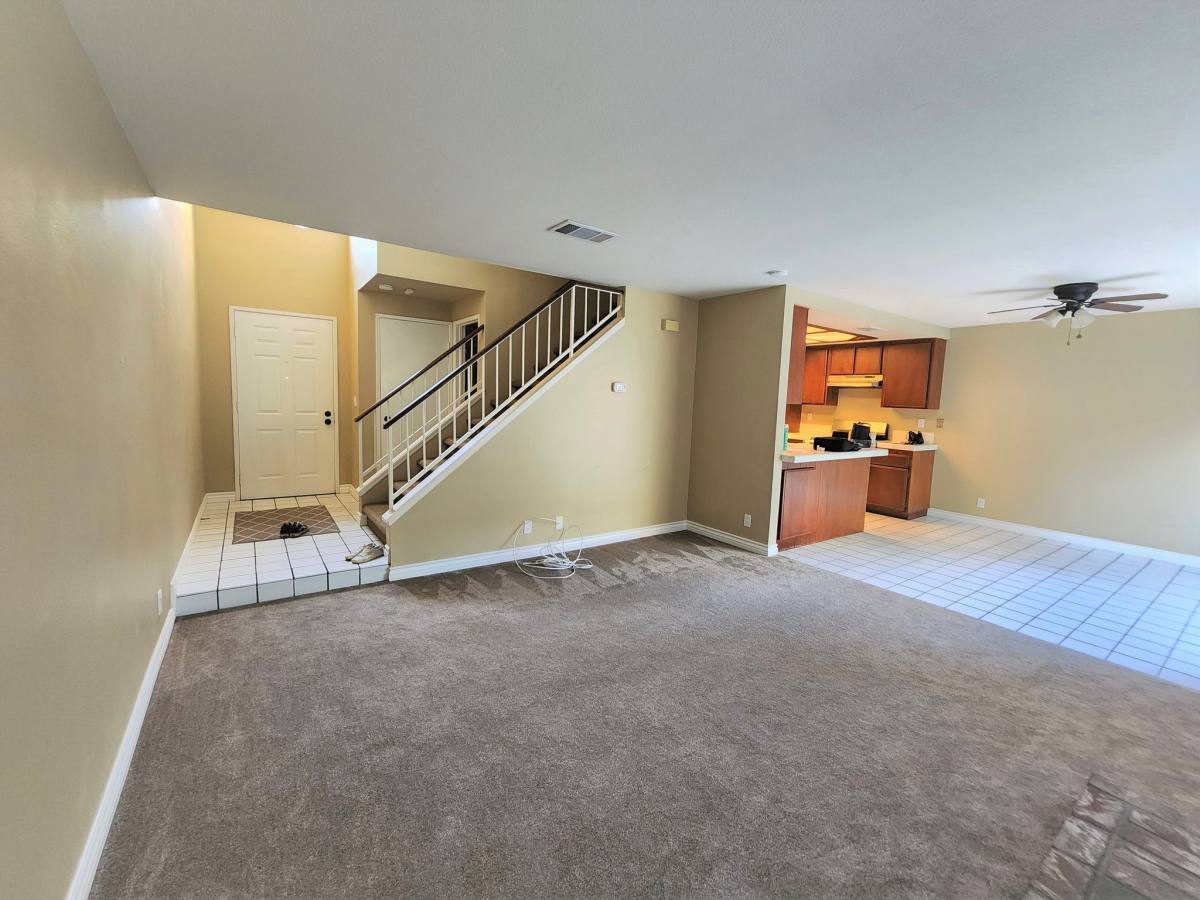 Townhouse for rent at 630 W Palm Ave, Orange, CA 92868