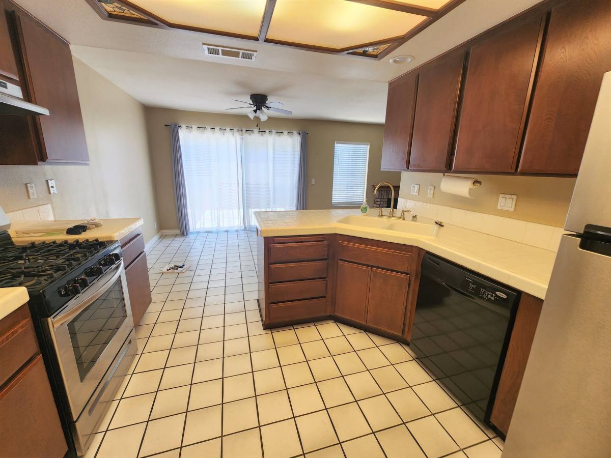 Townhouse for rent at 630 W Palm Ave, Orange, CA 92868