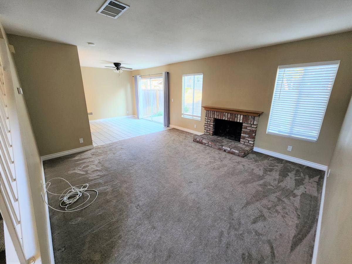 Townhouse for rent at 630 W Palm Ave, Orange, CA 92868