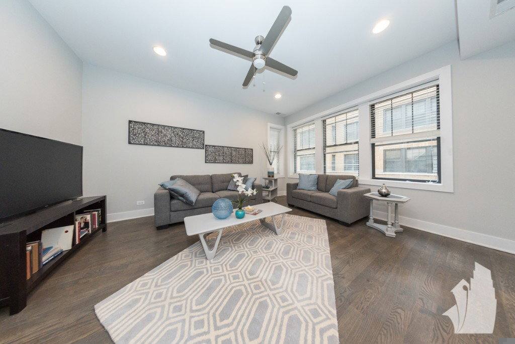 Apartment for rent at 2618 N Rockwell St, Chicago, IL 60647