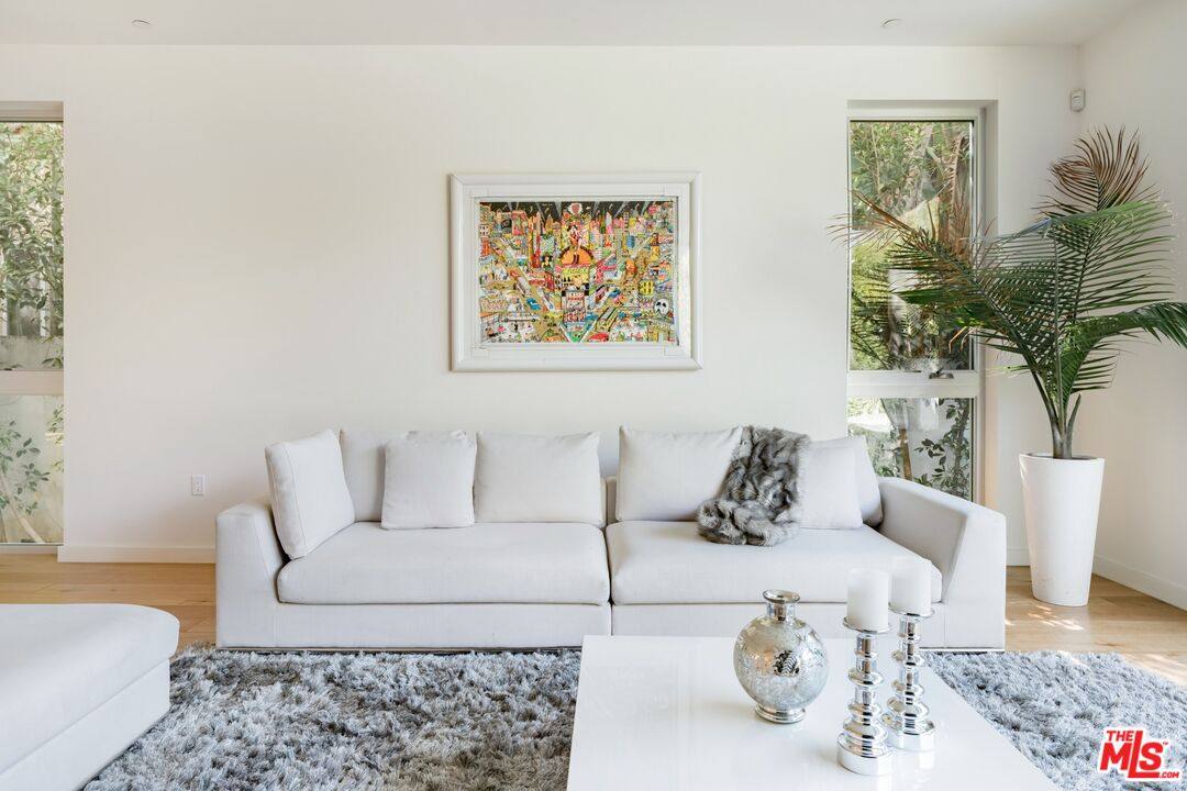 House for rent at 1723 S Durango Ave, Los Angeles, CA 90035