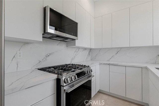 House for rent at 1556 S Bundy Dr, Los Angeles, CA 90025