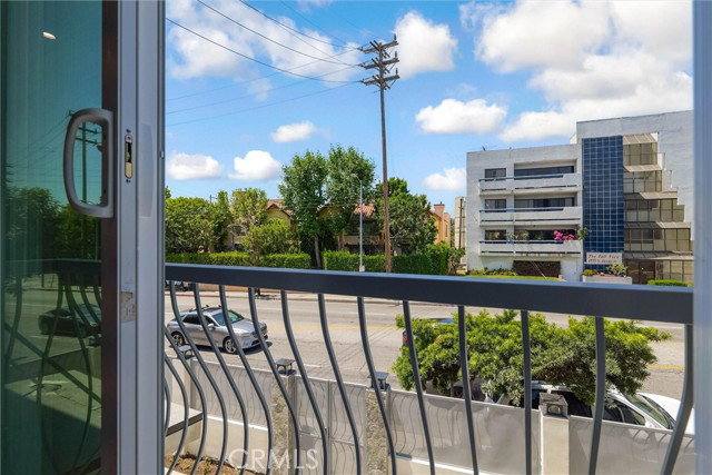 House for rent at 1556 S Bundy Dr, Los Angeles, CA 90025