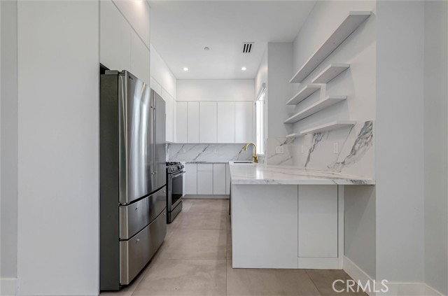 House for rent at 1556 S Bundy Dr, Los Angeles, CA 90025