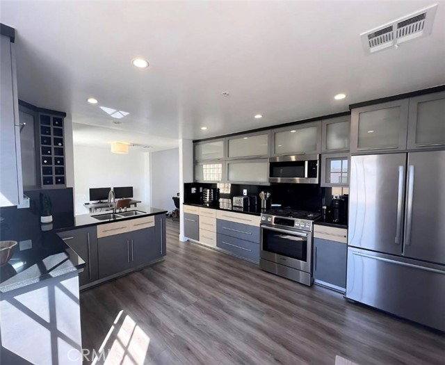 Condo for rent at 1645 Camden Ave #401, Los Angeles, CA 90025