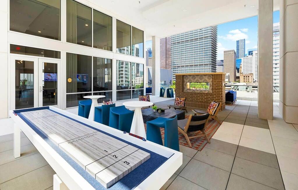 Apartment for rent at 1810 Main St, Houston, TX 77002
