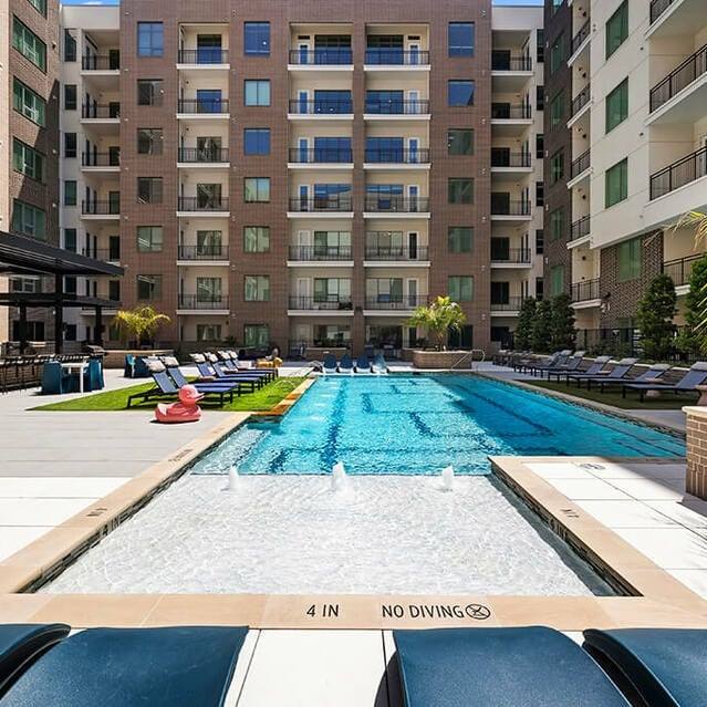 Apartment for rent at 1810 Main St, Houston, TX 77002