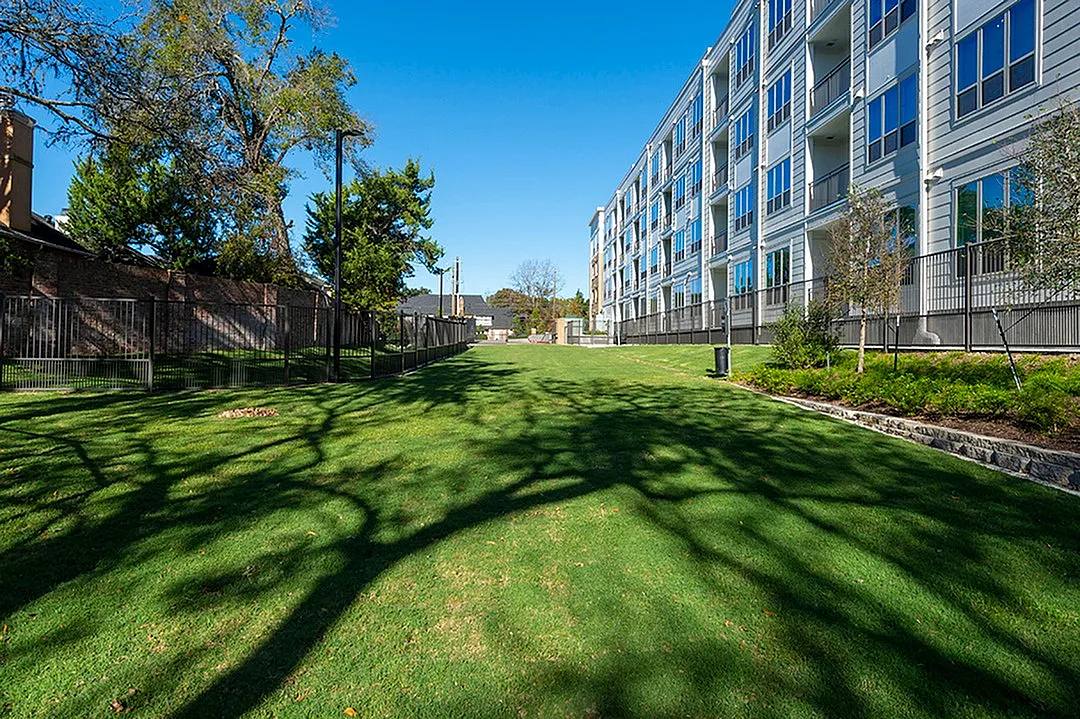 Apartment for rent at 15635 Memorial Dr, Houston, TX 77079