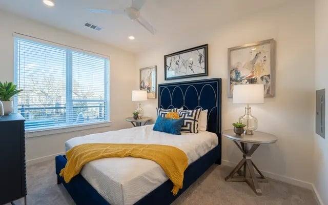 Apartment for rent at 616 W 20th St, Houston, TX 77008