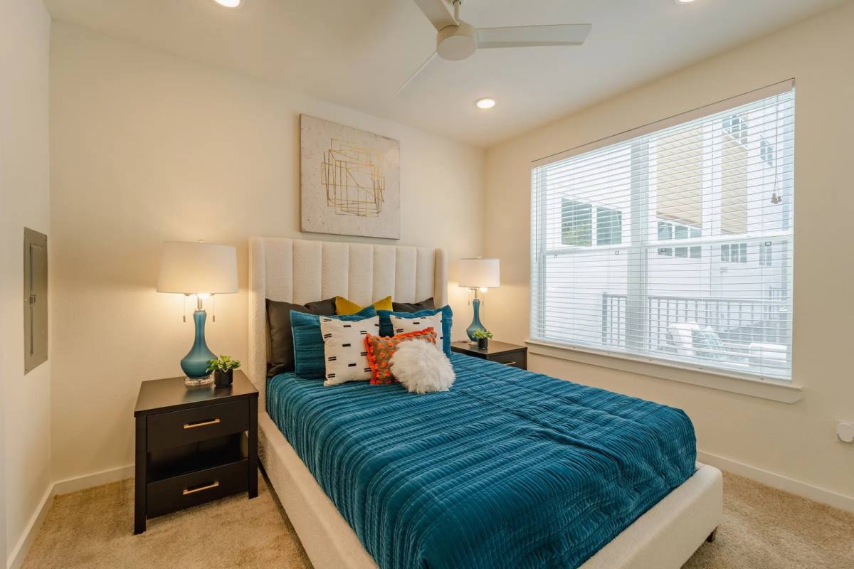Apartment for rent at 2101 N Shepherd Dr, Houston, TX 77008