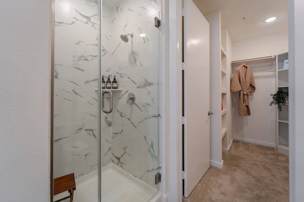 Apartment for rent at 2101 N Shepherd Dr, Houston, TX 77008
