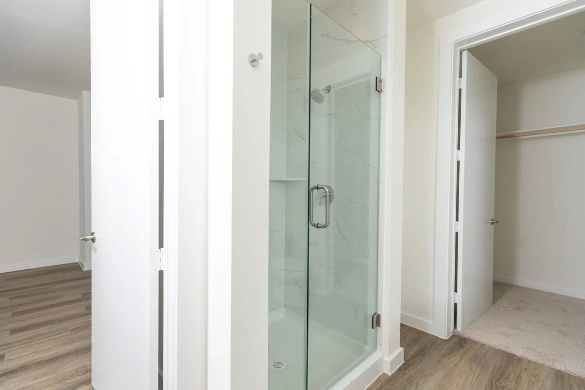 Apartment for rent at 1690 N Loop, Houston, TX 77009