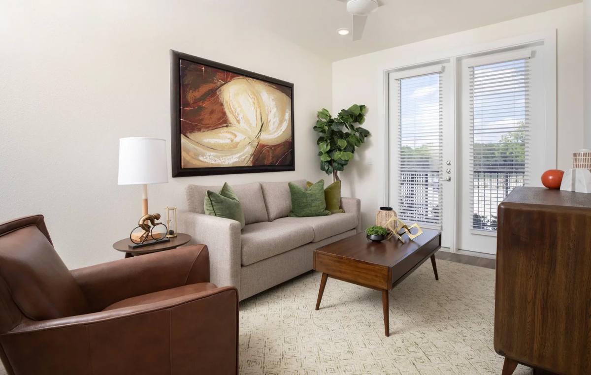 Apartment for rent at 1690 N Loop, Houston, TX 77009