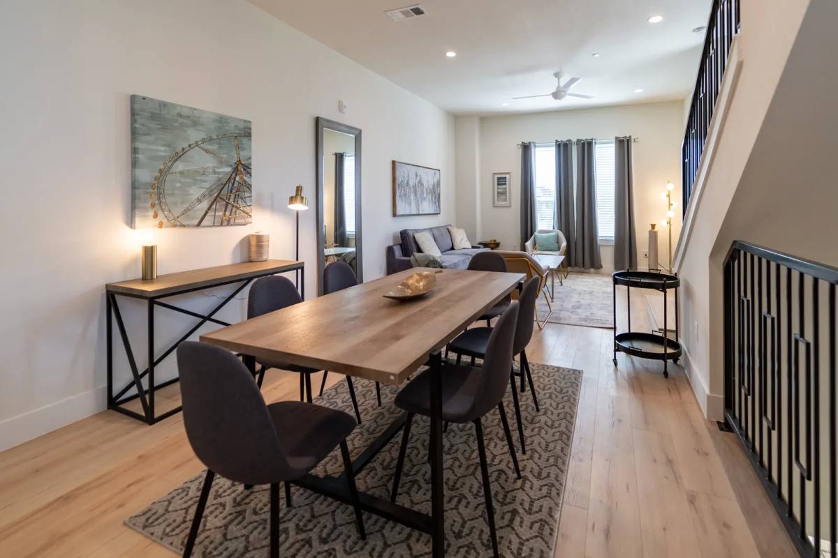 Apartment for rent at 3275 Summer St, Houston, TX 77007