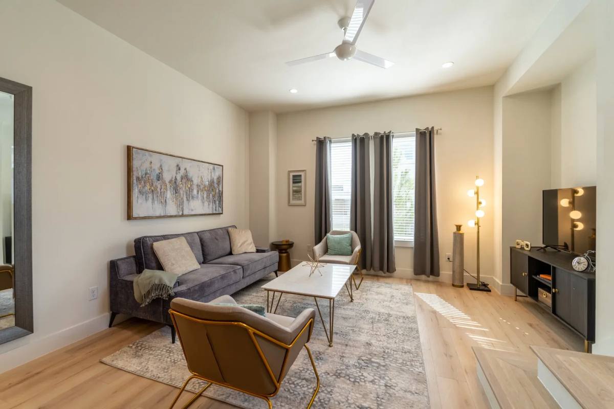 Apartment for rent at 3275 Summer St, Houston, TX 77007