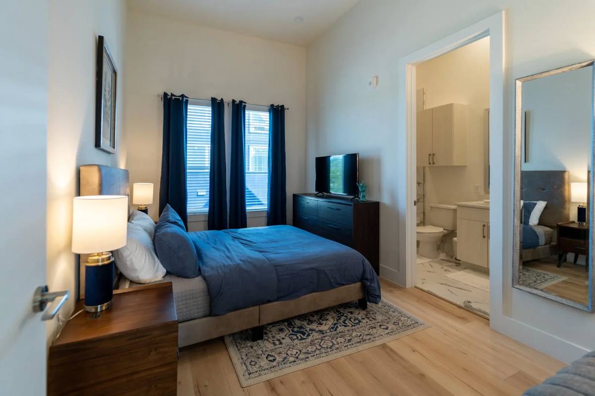 Apartment for rent at 3275 Summer St, Houston, TX 77007