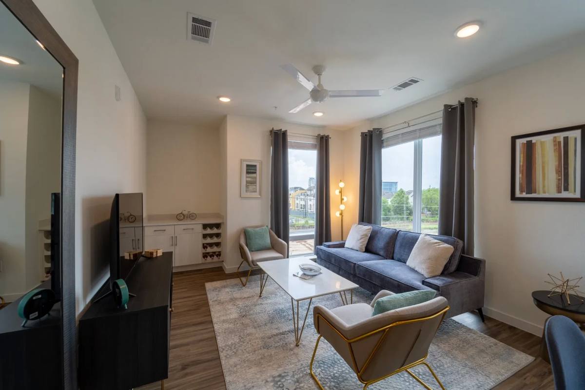 Apartment for rent at 3275 Summer St, Houston, TX 77007