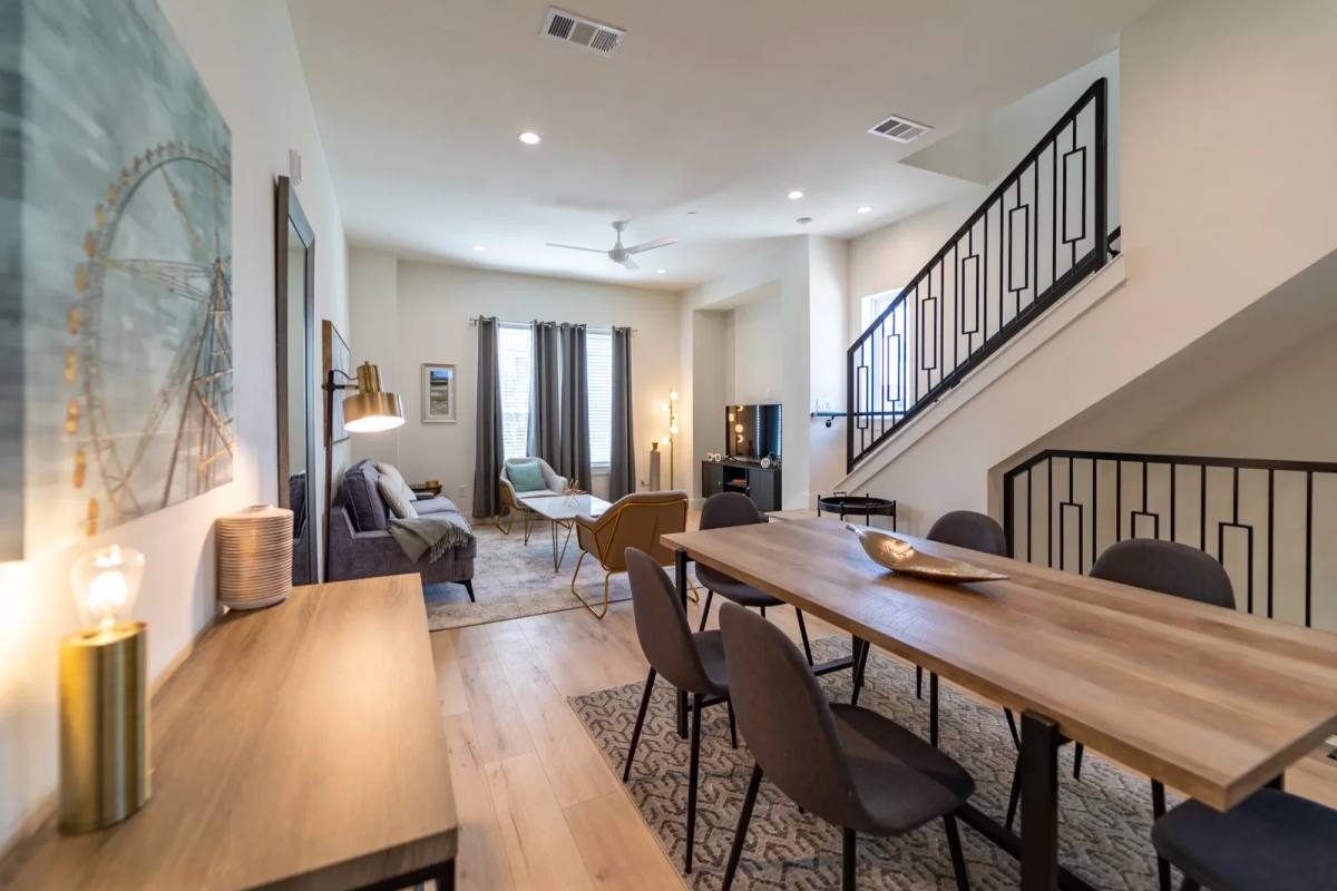 Apartment for rent at 3275 Summer St, Houston, TX 77007