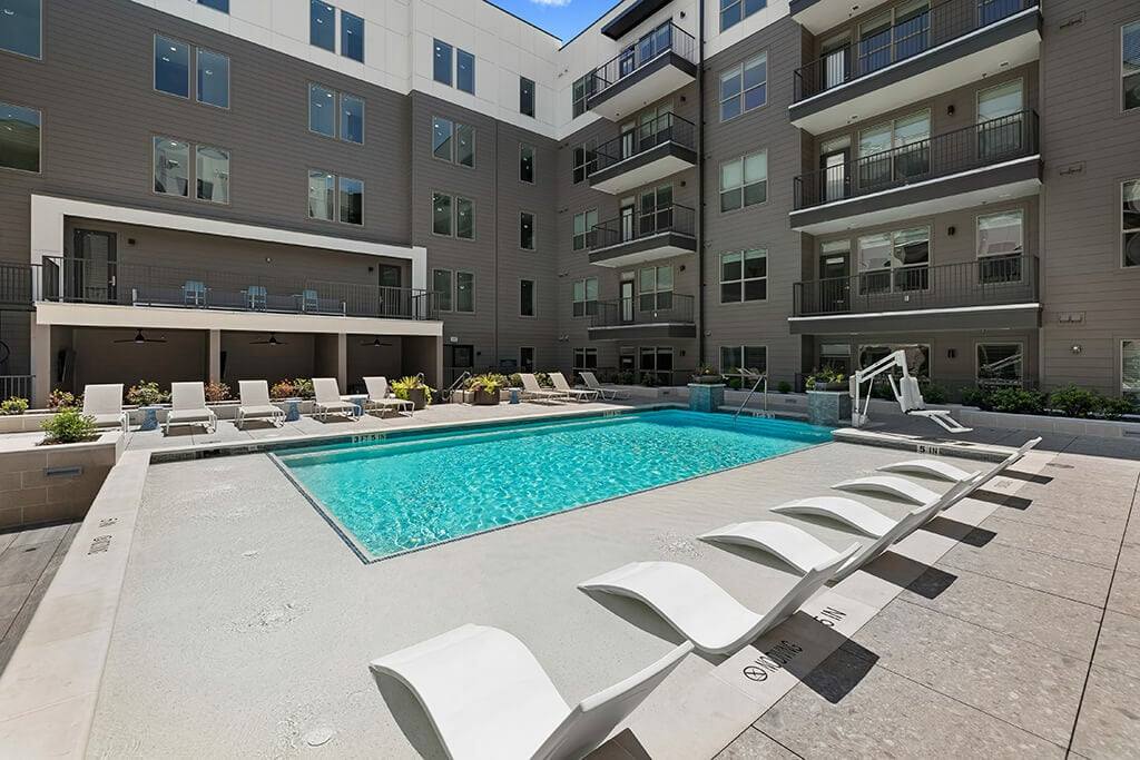 Apartment for rent at 1111 W 6th St, Houston, TX 77007