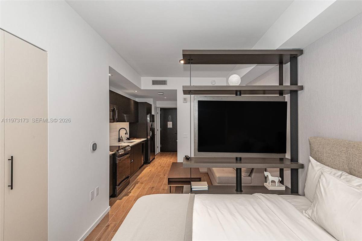 Apartment for rent at 398 NE 5th St #4512, Miami, FL 33132