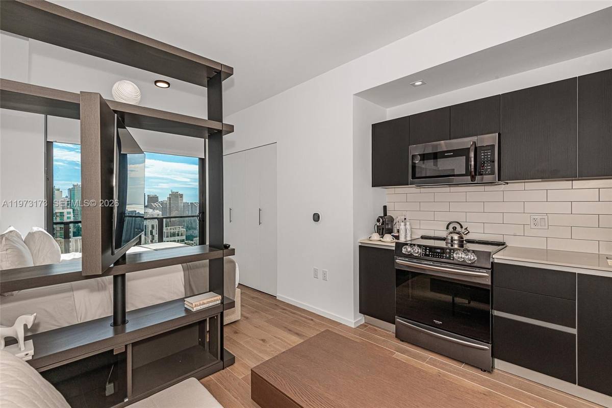 Apartment for rent at 398 NE 5th St #4512, Miami, FL 33132