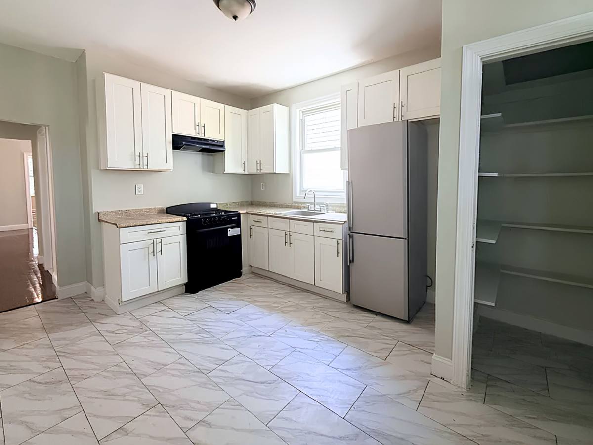 Apartment for rent at 203 N 15th St #3C, East Orange, NJ 07017