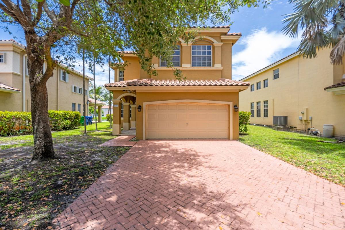 House for rent at 5149 SW 137th Ave, Hollywood, FL 33027