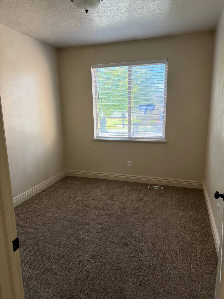 Townhouse for rent at 147 E 780 S, Smithfield, UT 84335