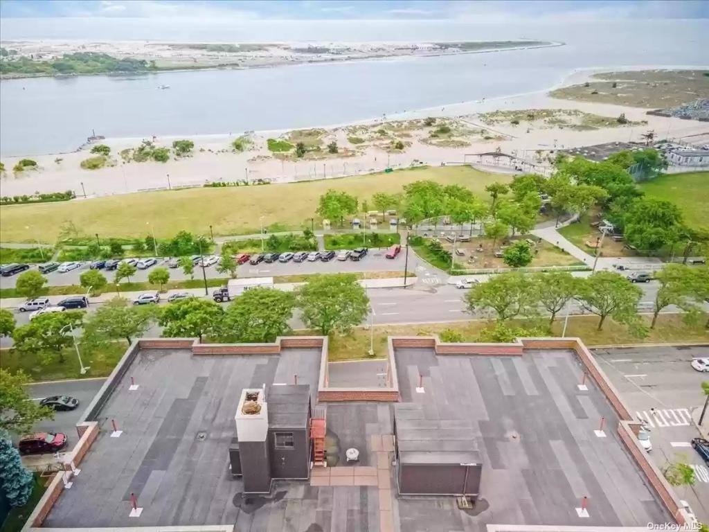 Apartment for rent at 1430 Seagirt Blvd #2M, Far Rockaway, NY 11691