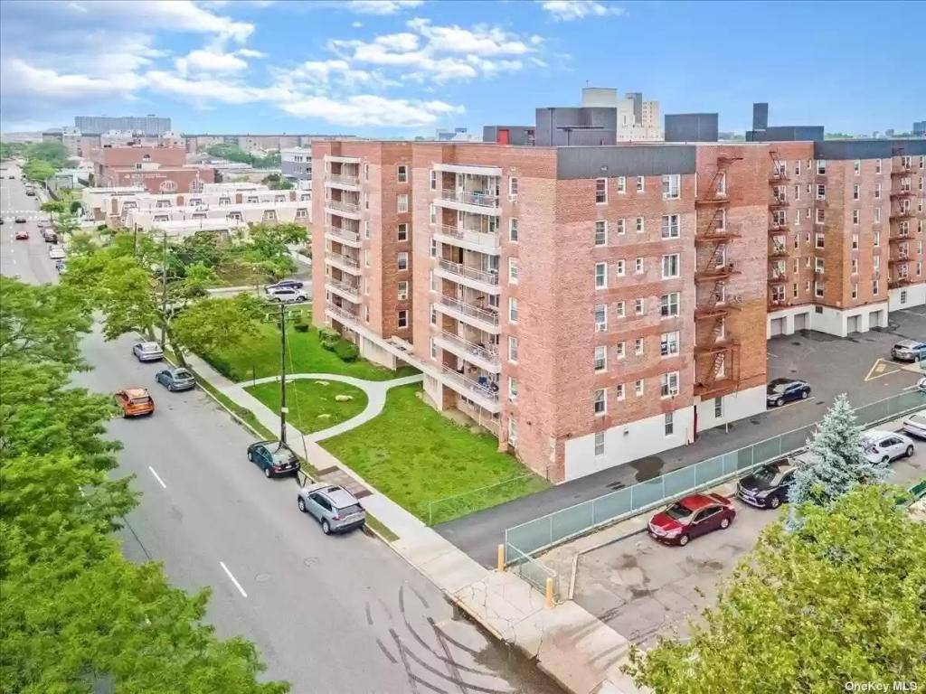 Apartment for rent at 1430 Seagirt Blvd #2M, Far Rockaway, NY 11691