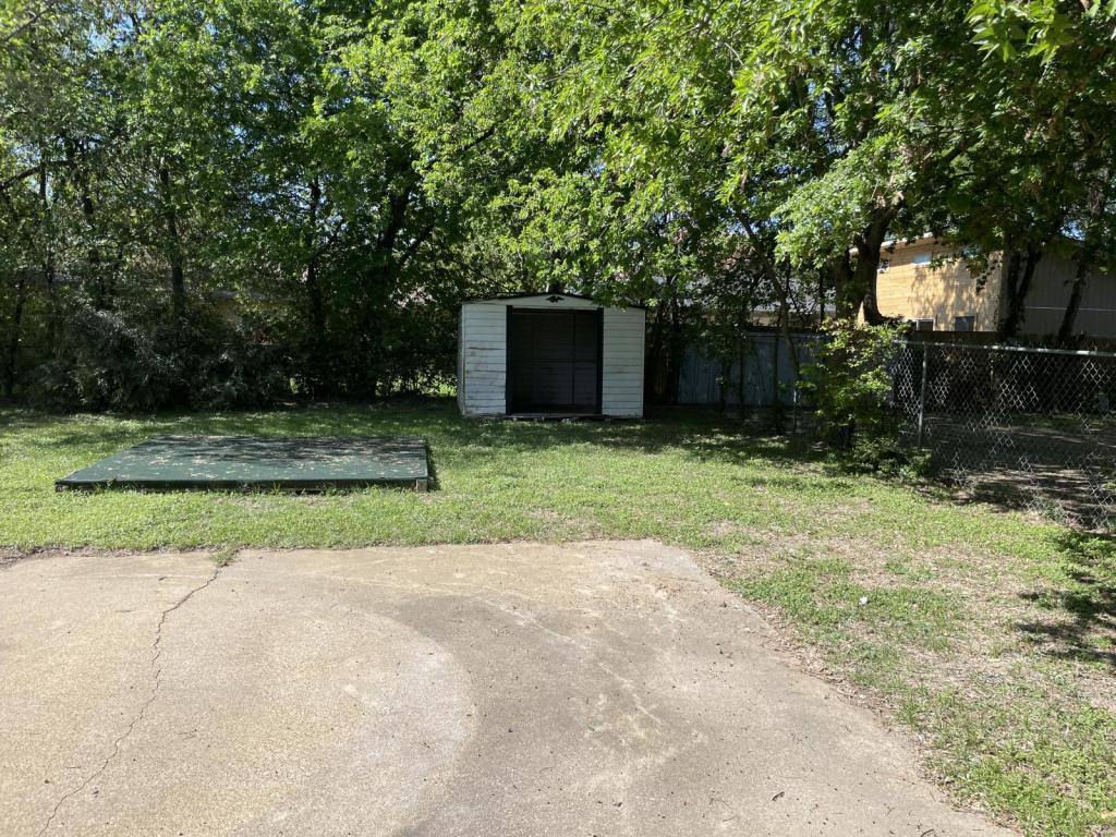 House for rent at 2723 Kellogg Ave, Dallas, TX 75216