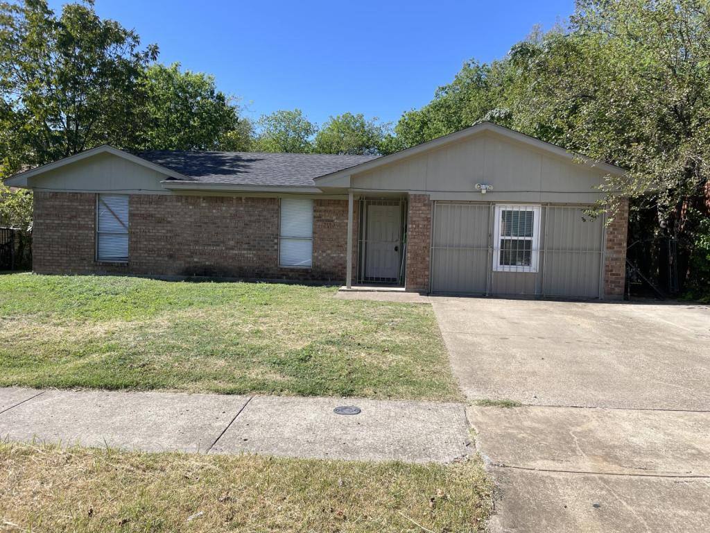House for rent at 2723 Kellogg Ave, Dallas, TX 75216