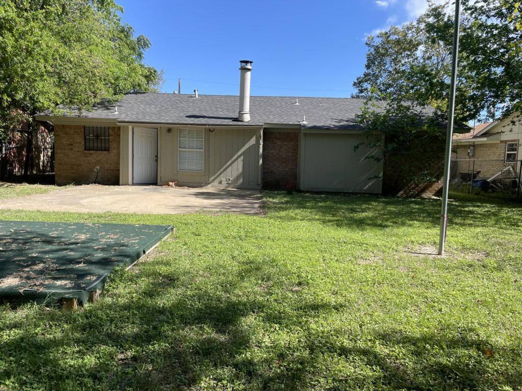House for rent at 2723 Kellogg Ave, Dallas, TX 75216