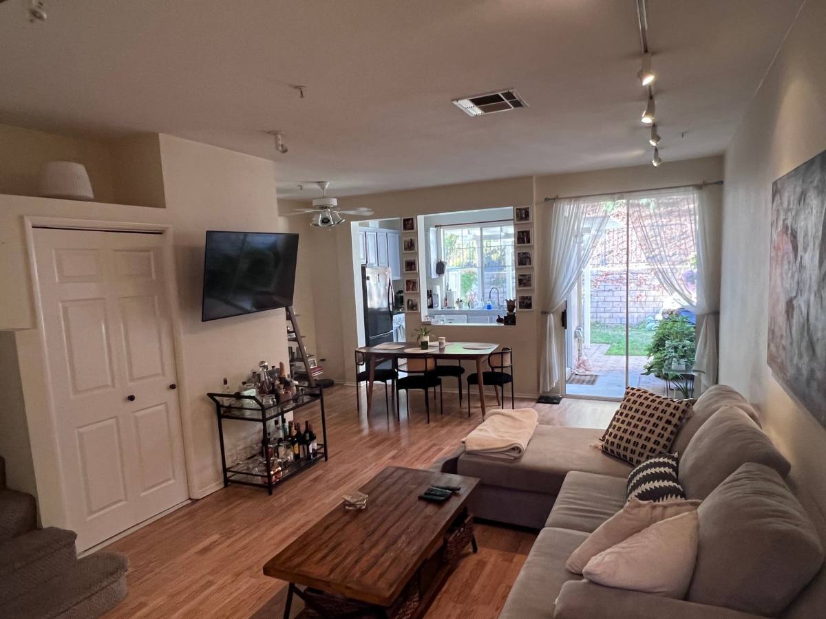 Townhouse for rent at 1457 Zehner Way, Placentia, CA 92870